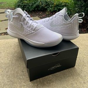 Nike Lebron Witness 3 Basketball Shoes White